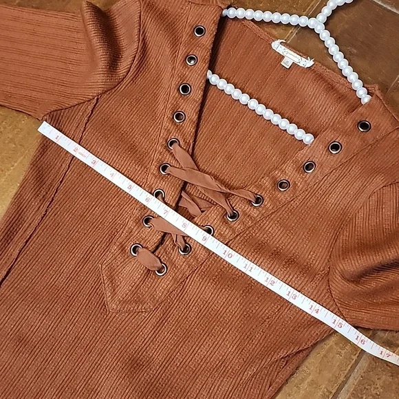 Buckle Gimmicks Womens Rust Ribbed knit Lace-Up Quarter Length Sleeve Top - Picture 8 of 11